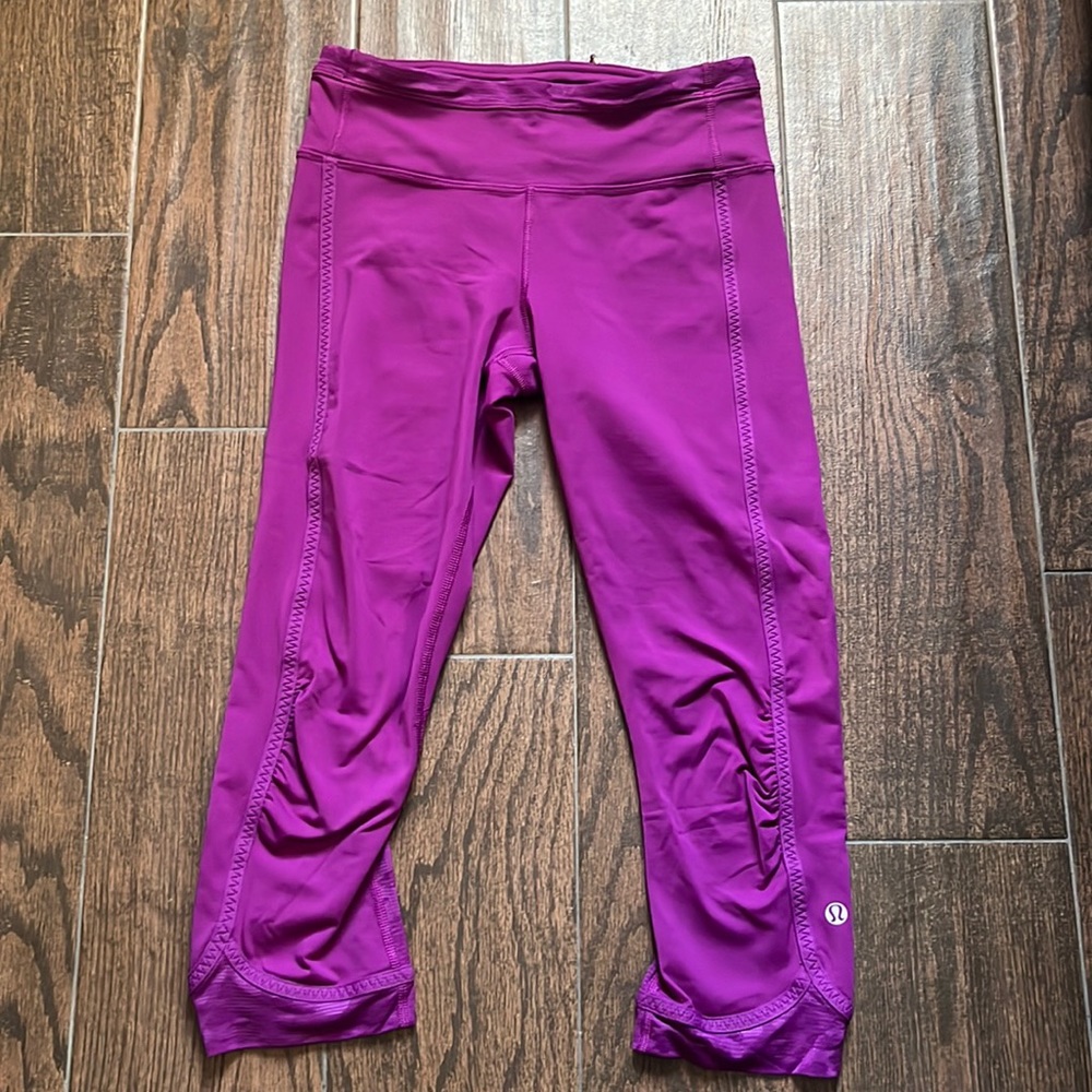 Lululemon leggings. Size 4. With waistband adjustment. In great condition.